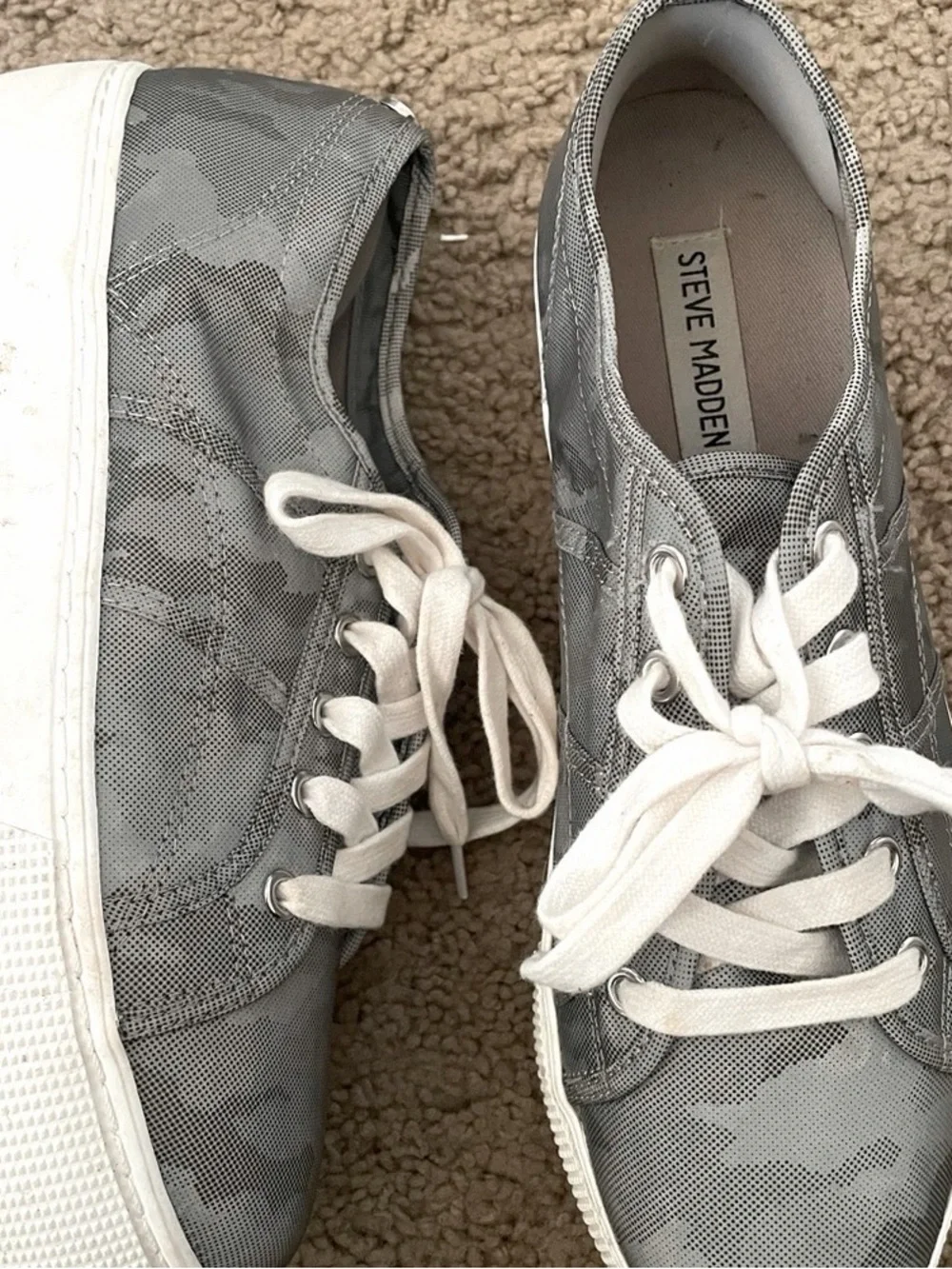 Steve Madden Metallic Silver Low-Top Sneakers with Cream Laces
